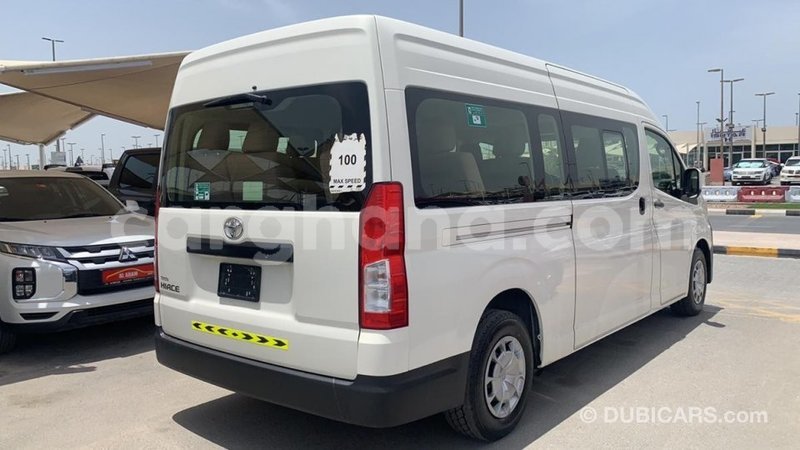 Big with watermark toyota hiace ashanti import dubai 44779