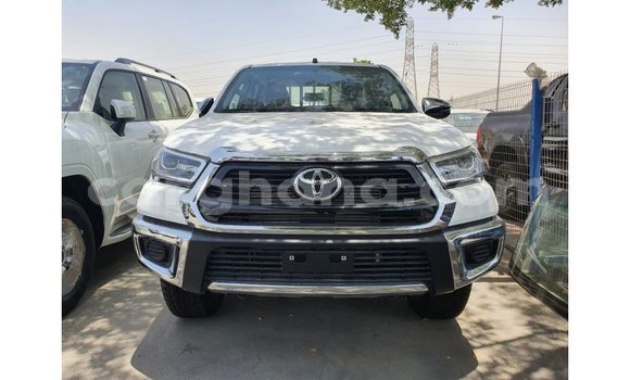 Buy Import Toyota Hilux White Car in Import - Dubai in Ashanti