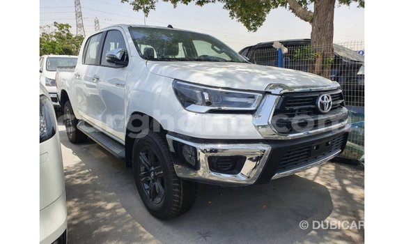 Sayi Imported Toyota Hilux White Mota in Import - Dubai a Ashanti Sayi Imported Toyota Hilux White Mota in Import - Dubai a Ashanti