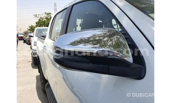 Sayi Imported Toyota Hilux White Mota in Import - Dubai a Ashanti Sayi Imported Toyota Hilux White Mota in Import - Dubai a Ashanti