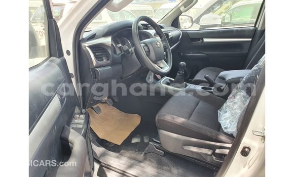 Sayi Imported Toyota Hilux White Mota in Import - Dubai a Ashanti Sayi Imported Toyota Hilux White Mota in Import - Dubai a Ashanti