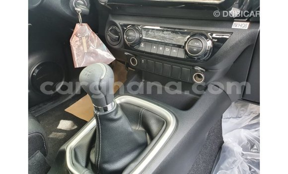 Sayi Imported Toyota Hilux White Mota in Import - Dubai a Ashanti Sayi Imported Toyota Hilux White Mota in Import - Dubai a Ashanti