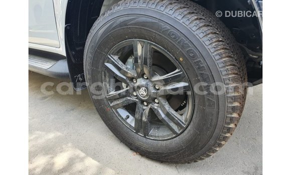 Sayi Imported Toyota Hilux White Mota in Import - Dubai a Ashanti Sayi Imported Toyota Hilux White Mota in Import - Dubai a Ashanti