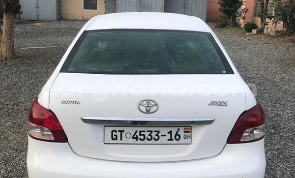 Buy Used Toyota Yaris White Car in Accra in Greater Accra Buy Used Toyota Yaris White Car in Accra in Greater Accra