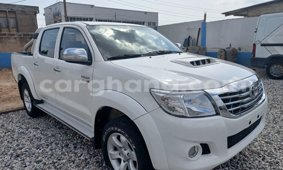 Buy Used Toyota Hilux White Car in Accra in Greater Accra Buy Used Toyota Hilux White Car in Accra in Greater Accra