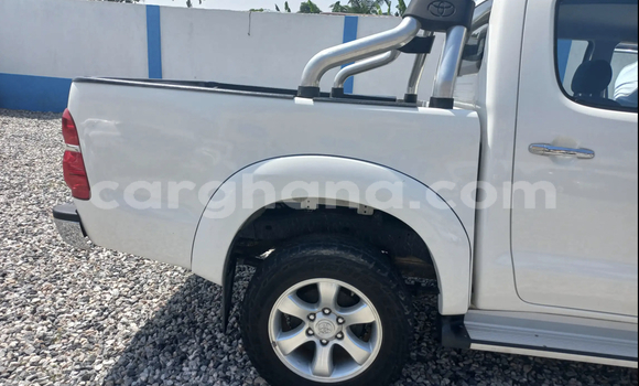 Buy Used Toyota Hilux White Car in Accra in Greater Accra Buy Used Toyota Hilux White Car in Accra in Greater Accra