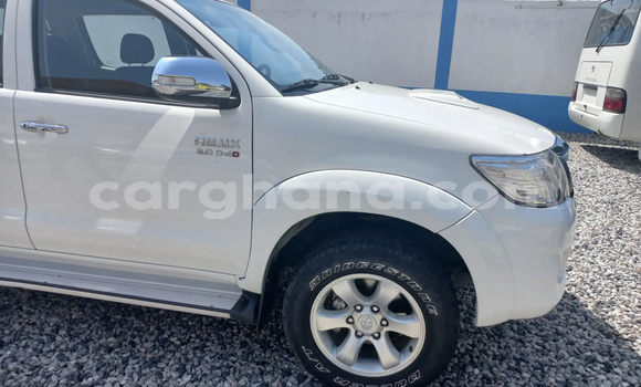 Buy Used Toyota Hilux White Car in Accra in Greater Accra Buy Used Toyota Hilux White Car in Accra in Greater Accra