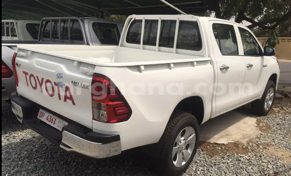 Sayi Na hannu Toyota Hilux White Mota in Accra a Greater Accra Sayi Na hannu Toyota Hilux White Mota in Accra a Greater Accra