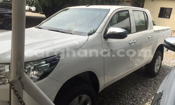 Sayi Na hannu Toyota Hilux White Mota in Accra a Greater Accra Sayi Na hannu Toyota Hilux White Mota in Accra a Greater Accra