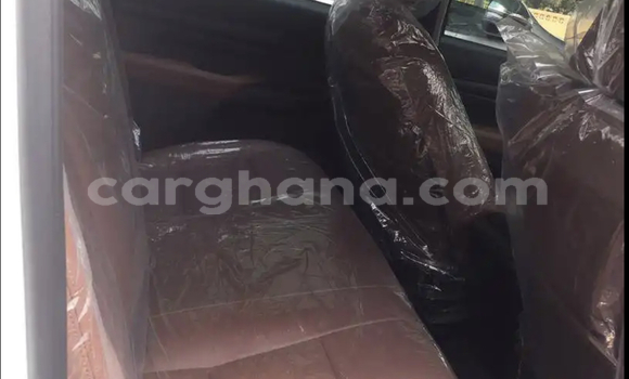 Sayi Na hannu Toyota Hilux White Mota in Accra a Greater Accra Sayi Na hannu Toyota Hilux White Mota in Accra a Greater Accra