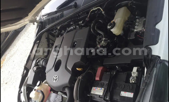Sayi Na hannu Toyota Hilux White Mota in Accra a Greater Accra Sayi Na hannu Toyota Hilux White Mota in Accra a Greater Accra