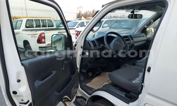 Buy Used Toyota Hiace White Car in Accra in Greater Accra Buy Used Toyota Hiace White Car in Accra in Greater Accra