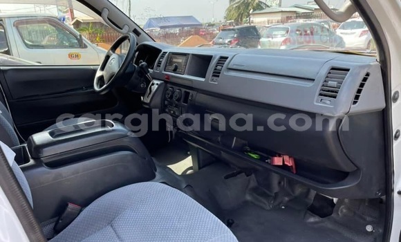 Buy Used Toyota Hiace White Car in Accra in Greater Accra Buy Used Toyota Hiace White Car in Accra in Greater Accra