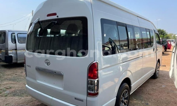 Buy Used Toyota Hiace White Car in Accra in Greater Accra Buy Used Toyota Hiace White Car in Accra in Greater Accra