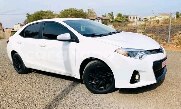 Buy Used Toyota Corolla White Car in Accra in Greater Accra Buy Used Toyota Corolla White Car in Accra in Greater Accra