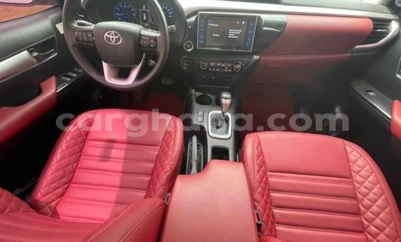 Buy Used Toyota Hilux Surf White Car in Sekondi–Takoradi Metropolitan in Western Buy Used Toyota Hilux Surf White Car in Sekondi–Takoradi Metropolitan in Western