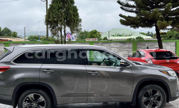 Sayi Na hannu Toyota Highlander Sauran Mota in Accra a Greater Accra Sayi Na hannu Toyota Highlander Sauran Mota in Accra a Greater Accra