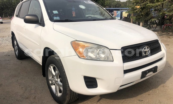 Buy Used Toyota RAV4 White Car in Accra in Greater Accra Buy Used Toyota RAV4 White Car in Accra in Greater Accra