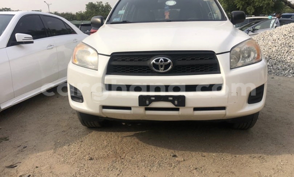 Buy Used Toyota RAV4 White Car in Accra in Greater Accra Buy Used Toyota RAV4 White Car in Accra in Greater Accra