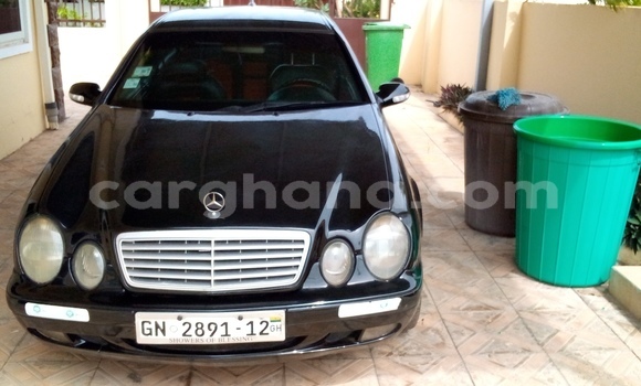 Ra Àlòkù Mercedes-Benz E200 Black Ọkọ̀ in Madina ni Greater Accra