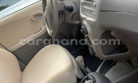 Sayi Na hannu Toyota Vitz Azurfa Mota in Accra a Greater Accra Sayi Na hannu Toyota Vitz Azurfa Mota in Accra a Greater Accra