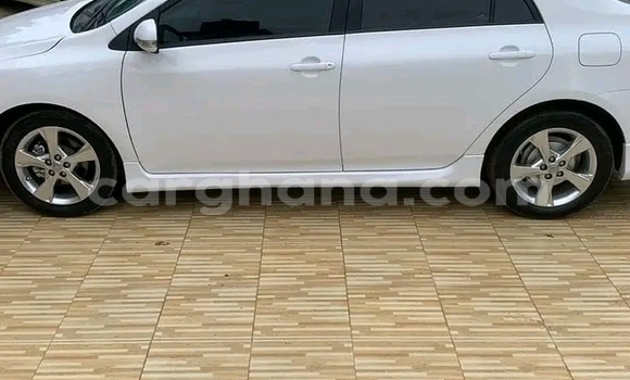 Sayi Na hannu Toyota Corolla White Mota in Accra a Greater Accra Sayi Na hannu Toyota Corolla White Mota in Accra a Greater Accra