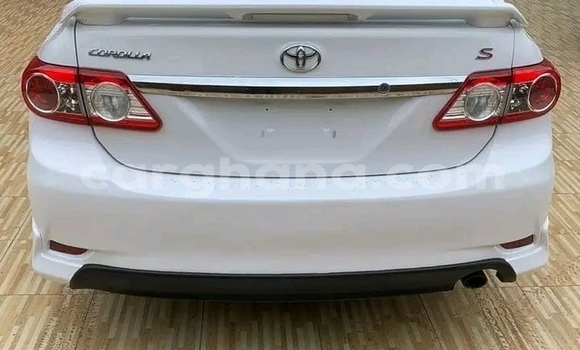 Sayi Na hannu Toyota Corolla White Mota in Accra a Greater Accra Sayi Na hannu Toyota Corolla White Mota in Accra a Greater Accra