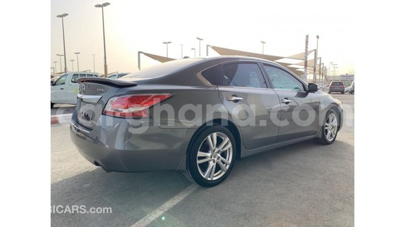 Big with watermark nissan altima ashanti import dubai 44900