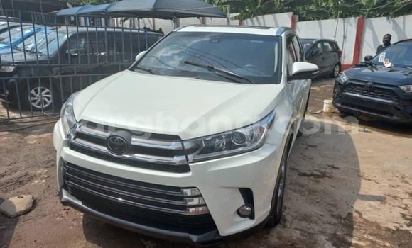 Buy Used Toyota Highlander White Car in Accra in Greater Accra