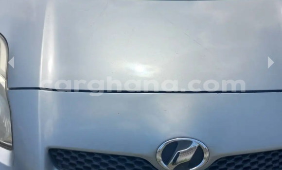 Sayi Na hannu Toyota Vitz Azurfa Mota in Accra a Greater Accra