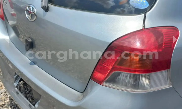 Sayi Na hannu Toyota Vitz Azurfa Mota in Accra a Greater Accra Sayi Na hannu Toyota Vitz Azurfa Mota in Accra a Greater Accra