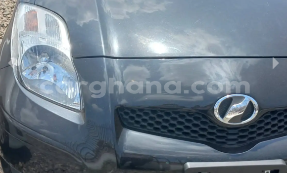 Sayi Na hannu Toyota Vitz Black Mota in Accra a Greater Accra