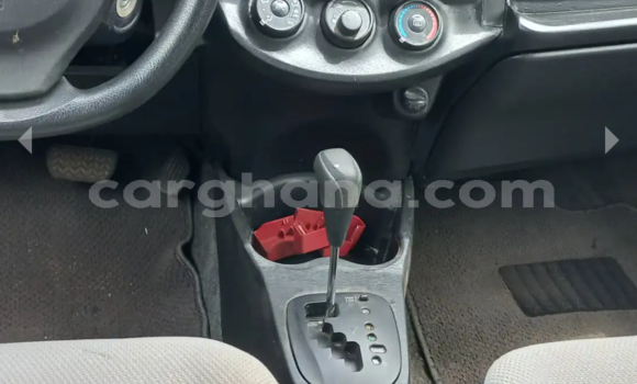 Sayi Na hannu Toyota Vitz Azurfa Mota in Accra a Greater Accra Sayi Na hannu Toyota Vitz Azurfa Mota in Accra a Greater Accra