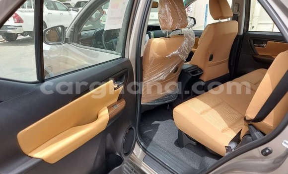 Ra Àlòkù Toyota Fortuner Silver Ọkọ̀ in Tema ni Greater Accra Ra Àlòkù Toyota Fortuner Silver Ọkọ̀ in Tema ni Greater Accra
