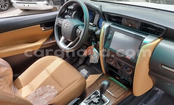 Ra Àlòkù Toyota Fortuner Silver Ọkọ̀ in Tema ni Greater Accra Ra Àlòkù Toyota Fortuner Silver Ọkọ̀ in Tema ni Greater Accra