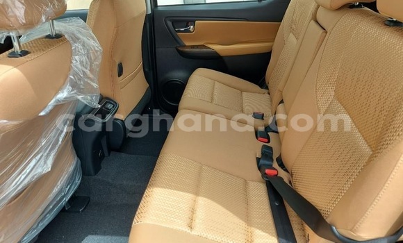 Ra Àlòkù Toyota Fortuner Silver Ọkọ̀ in Tema ni Greater Accra Ra Àlòkù Toyota Fortuner Silver Ọkọ̀ in Tema ni Greater Accra