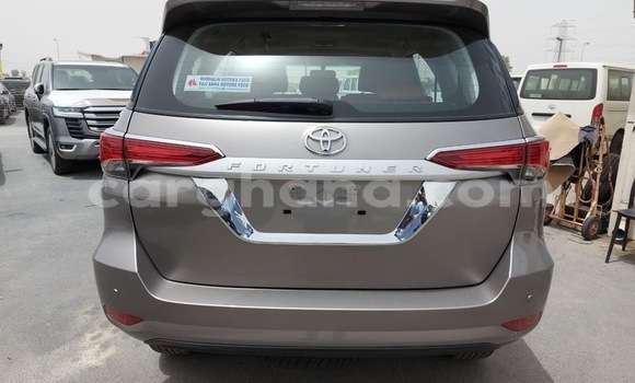 Ra Àlòkù Toyota Fortuner Silver Ọkọ̀ in Tema ni Greater Accra Ra Àlòkù Toyota Fortuner Silver Ọkọ̀ in Tema ni Greater Accra