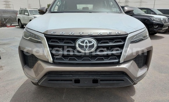 Ra Àlòkù Toyota Fortuner Silver Ọkọ̀ in Tema ni Greater Accra Ra Àlòkù Toyota Fortuner Silver Ọkọ̀ in Tema ni Greater Accra