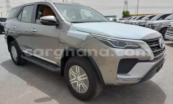 Ra Àlòkù Toyota Fortuner Silver Ọkọ̀ in Tema ni Greater Accra Ra Àlòkù Toyota Fortuner Silver Ọkọ̀ in Tema ni Greater Accra