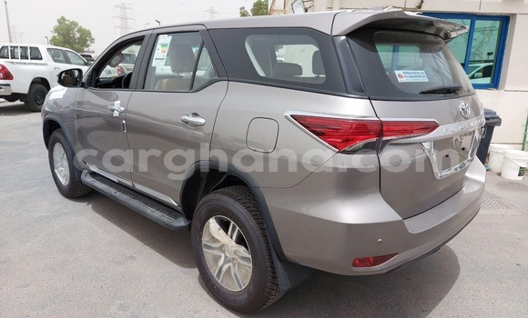 Ra Àlòkù Toyota Fortuner Silver Ọkọ̀ in Tema ni Greater Accra Ra Àlòkù Toyota Fortuner Silver Ọkọ̀ in Tema ni Greater Accra