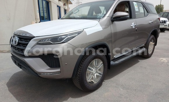 Ra Àlòkù Toyota Fortuner Silver Ọkọ̀ in Tema ni Greater Accra Ra Àlòkù Toyota Fortuner Silver Ọkọ̀ in Tema ni Greater Accra