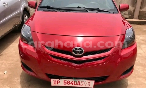 Sayi Na hannu Toyota Yaris Red Mota in Accra a Greater Accra