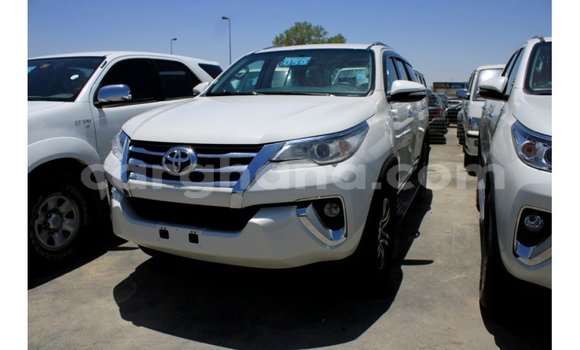 Ra Imported Toyota Fortuner funfun Ọkọ̀ in Import - Dubai ni Ashanti Ra Imported Toyota Fortuner funfun Ọkọ̀ in Import - Dubai ni Ashanti