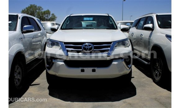 Ra Imported Toyota Fortuner funfun Ọkọ̀ in Import - Dubai ni Ashanti Ra Imported Toyota Fortuner funfun Ọkọ̀ in Import - Dubai ni Ashanti