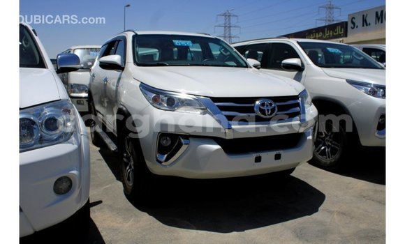 Ra Imported Toyota Fortuner funfun Ọkọ̀ in Import - Dubai ni Ashanti Ra Imported Toyota Fortuner funfun Ọkọ̀ in Import - Dubai ni Ashanti