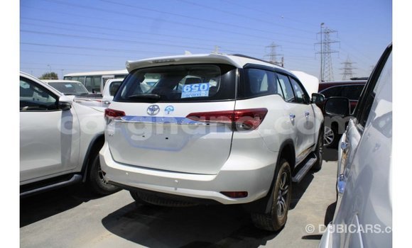 Ra Imported Toyota Fortuner funfun Ọkọ̀ in Import - Dubai ni Ashanti Ra Imported Toyota Fortuner funfun Ọkọ̀ in Import - Dubai ni Ashanti