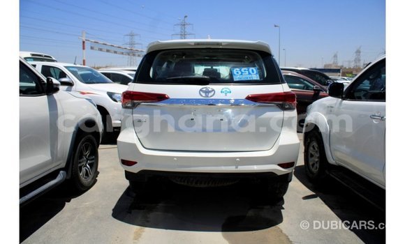 Ra Imported Toyota Fortuner funfun Ọkọ̀ in Import - Dubai ni Ashanti Ra Imported Toyota Fortuner funfun Ọkọ̀ in Import - Dubai ni Ashanti