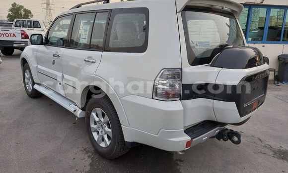 Sayi Na hannu Mitsubishi Pajero White Mota in Tema a Greater Accra Sayi Na hannu Mitsubishi Pajero White Mota in Tema a Greater Accra