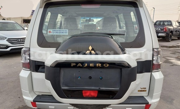 Sayi Na hannu Mitsubishi Pajero White Mota in Tema a Greater Accra Sayi Na hannu Mitsubishi Pajero White Mota in Tema a Greater Accra