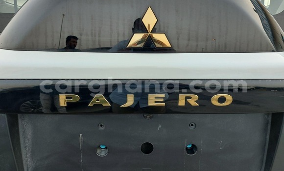 Sayi Na hannu Mitsubishi Pajero White Mota in Tema a Greater Accra Sayi Na hannu Mitsubishi Pajero White Mota in Tema a Greater Accra
